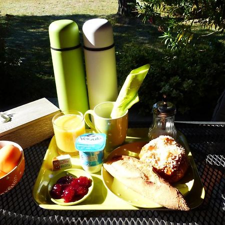 Bed and Breakfast ENTRE AVIGNON et PONT DU GARD Rochefort-du-Gard Exterior foto