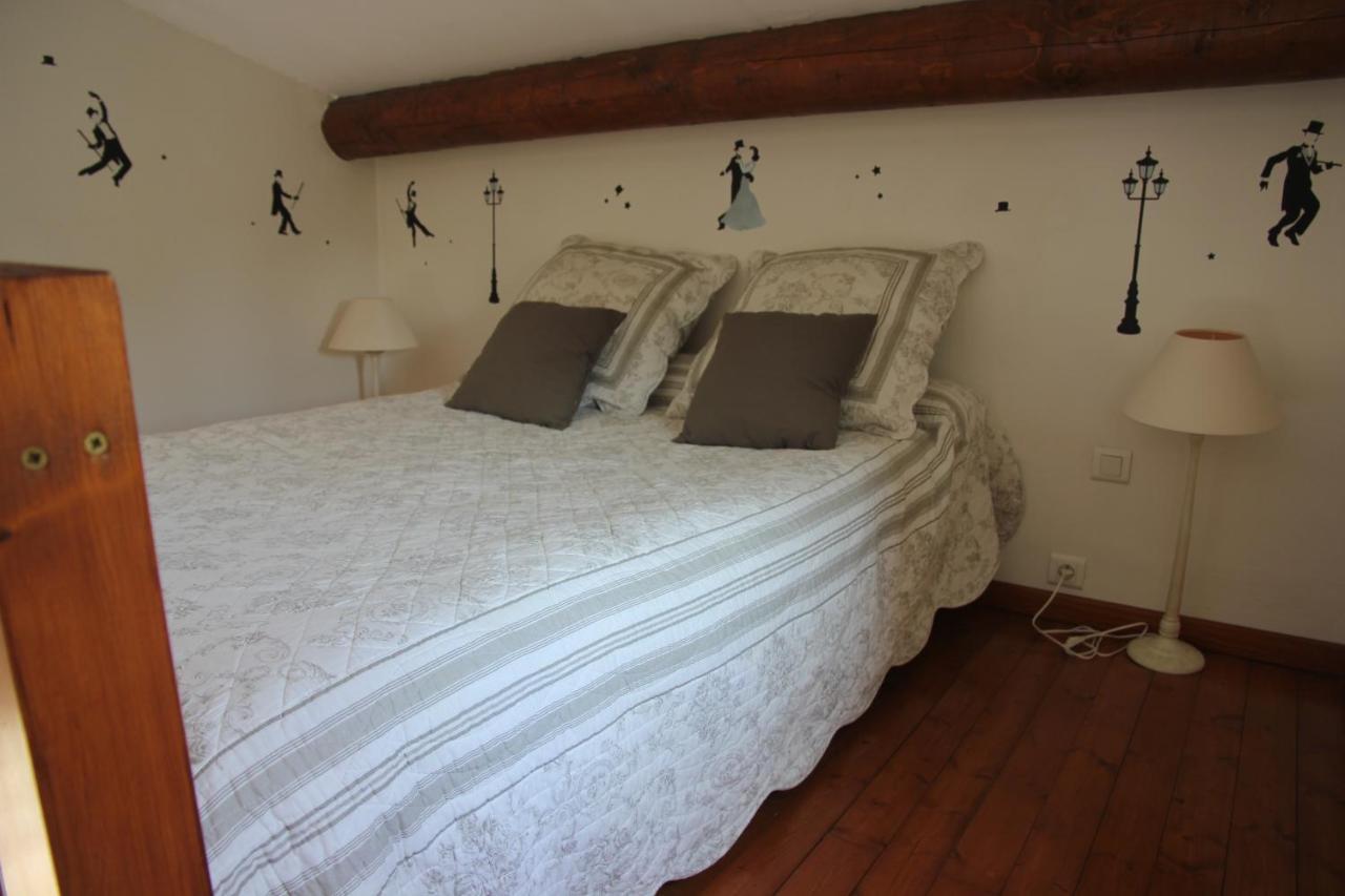 Bed and Breakfast ENTRE AVIGNON et PONT DU GARD Rochefort-du-Gard Exterior foto