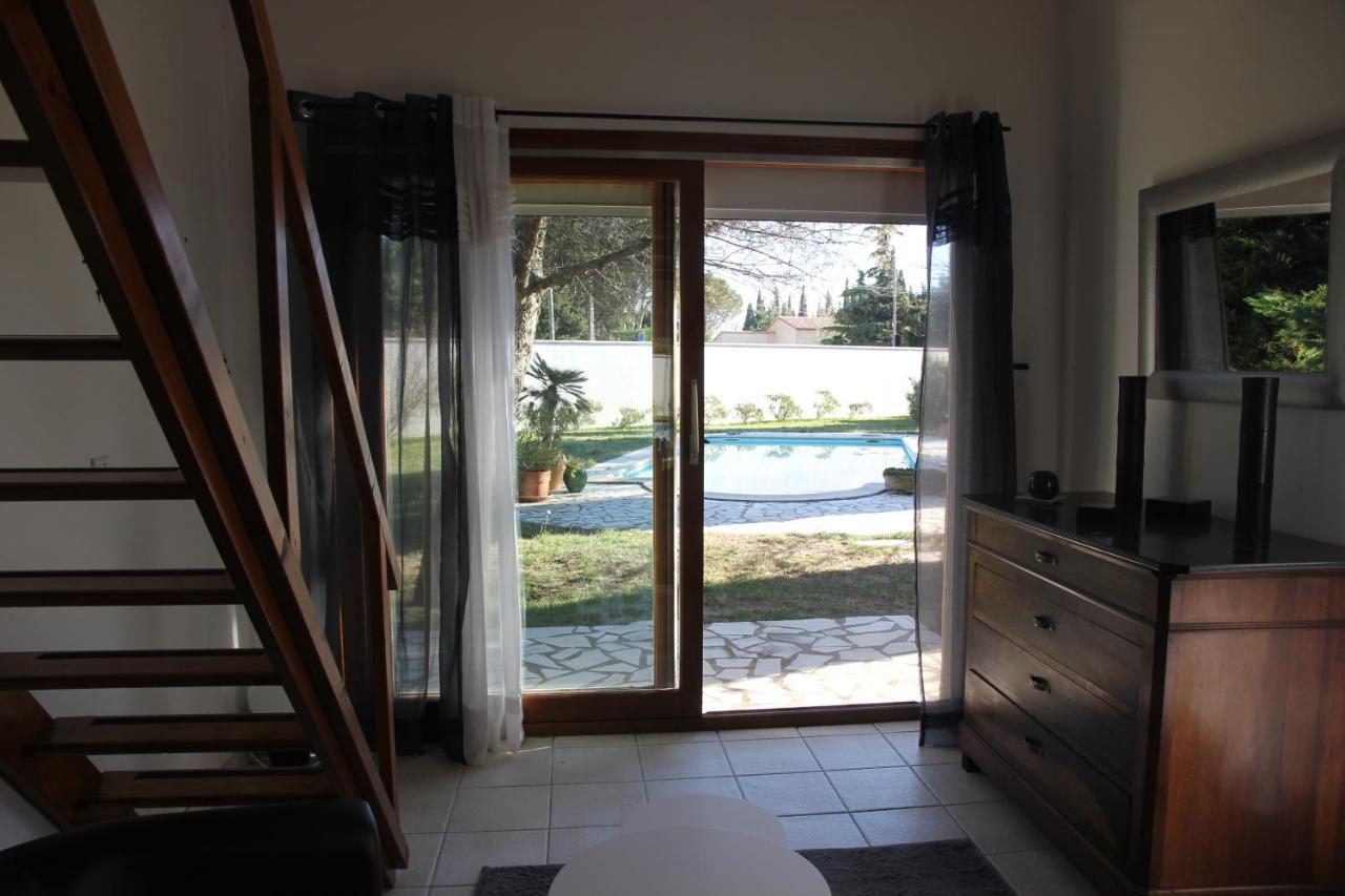 Bed and Breakfast ENTRE AVIGNON et PONT DU GARD Rochefort-du-Gard Exterior foto