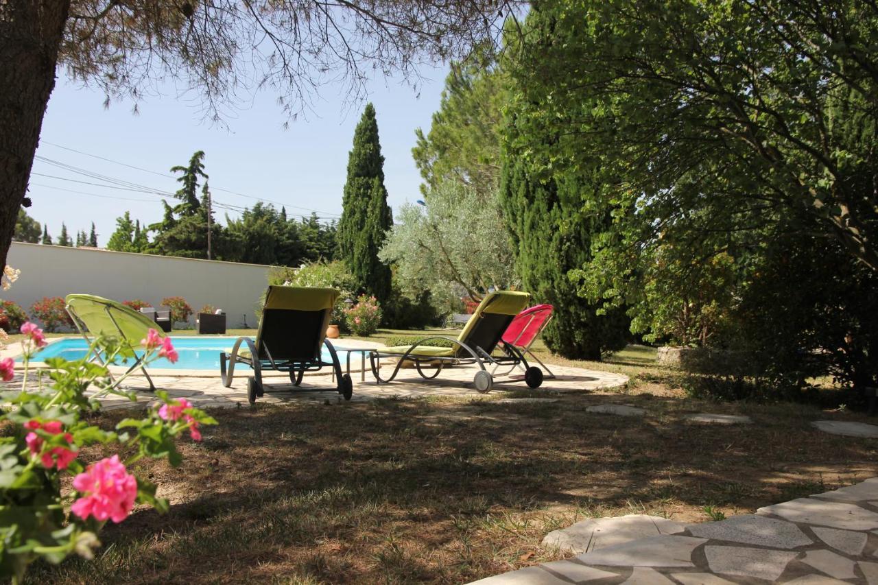 Bed and Breakfast ENTRE AVIGNON et PONT DU GARD Rochefort-du-Gard Zimmer foto